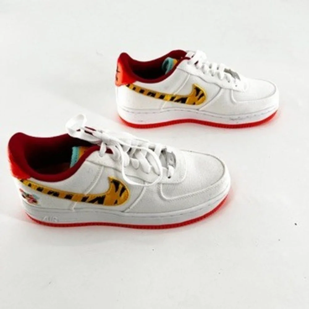 Nike Air Force 1 Low Year of the Tiger White Red DR0148-171 Size 7 - Picture 2 of 6